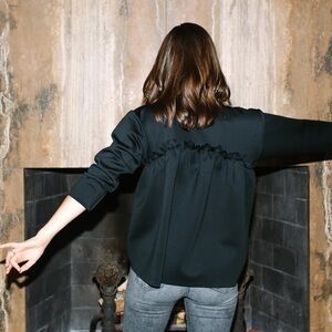 Noble 31 Bowie Neoprene Ruffle Back Crewneck Sweatshirt Size M